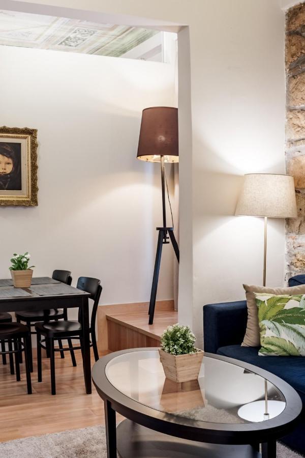 Luxurious Art Apartments เอเธนส์ ภายนอก รูปภาพ